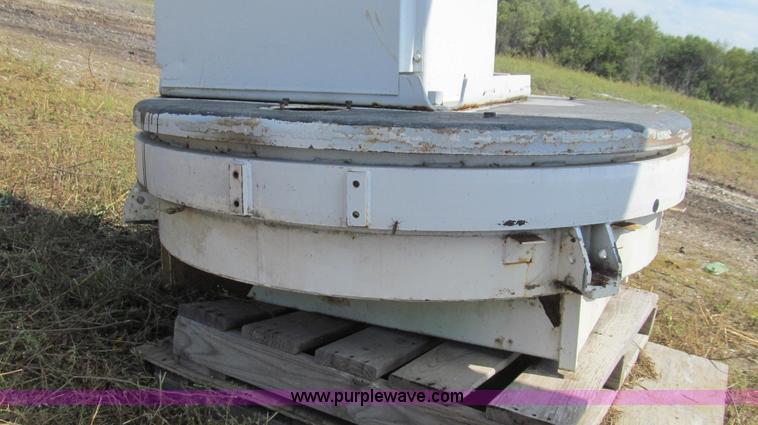 image for item G2113 1992 Telsta T-400 single platform man lift