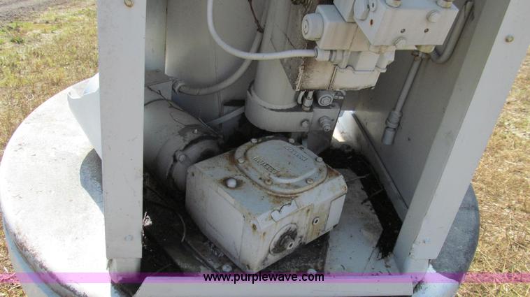 image for item G2113 1992 Telsta T-400 single platform man lift