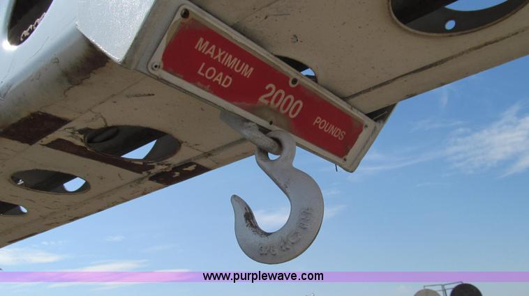 image for item G2113 1992 Telsta T-400 single platform man lift