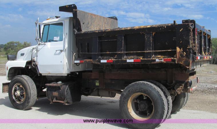 image for item G2114 1988 Ford L8000 dump truck