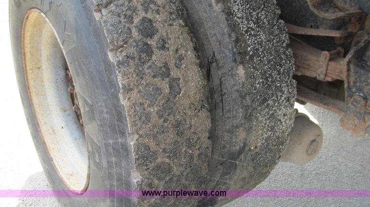 image for item G2114 1988 Ford L8000 dump truck