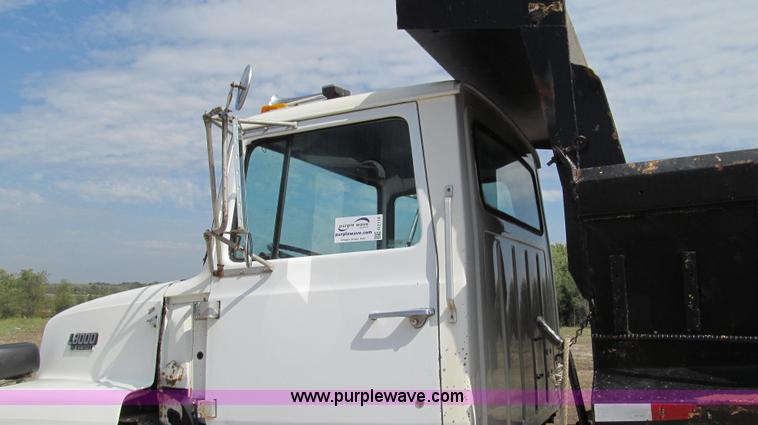 image for item G2114 1988 Ford L8000 dump truck