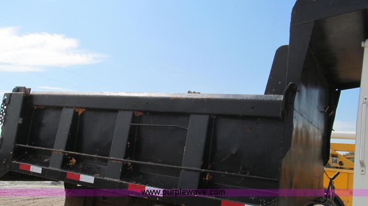 image for item G2114 1988 Ford L8000 dump truck