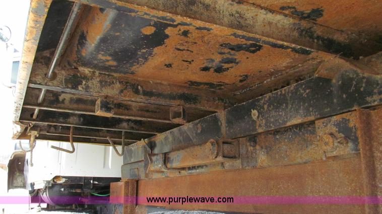 image for item G2114 1988 Ford L8000 dump truck