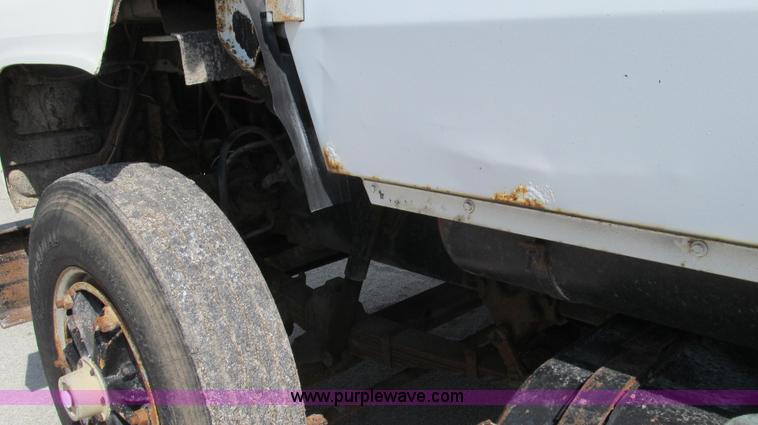 image for item G2114 1988 Ford L8000 dump truck
