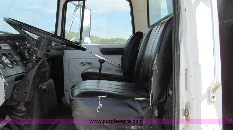 image for item G2114 1988 Ford L8000 dump truck