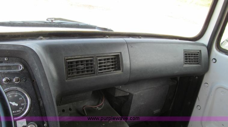 image for item G2114 1988 Ford L8000 dump truck