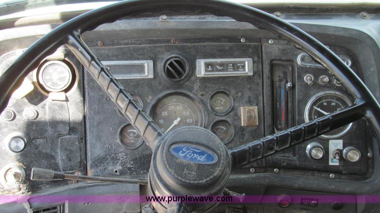 image for item G2114 1988 Ford L8000 dump truck