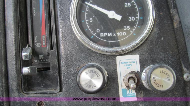 image for item G2114 1988 Ford L8000 dump truck