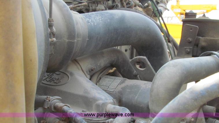 image for item G2114 1988 Ford L8000 dump truck