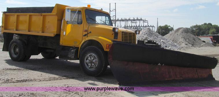 image for item G2115 1993 International 4900 dump truck