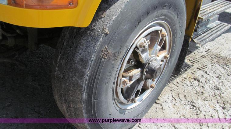 image for item G2115 1993 International 4900 dump truck