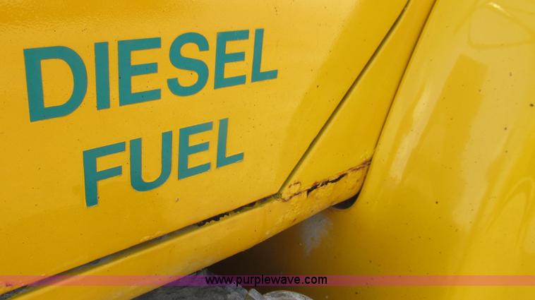 image for item G2115 1993 International 4900 dump truck