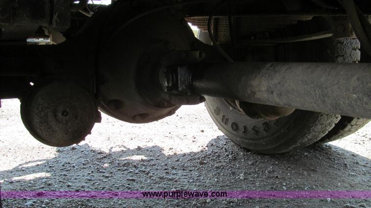 image for item G2115 1993 International 4900 dump truck