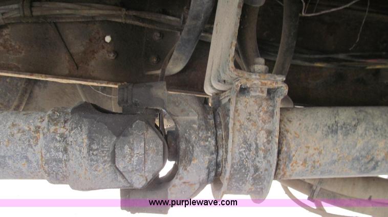 image for item G2115 1993 International 4900 dump truck