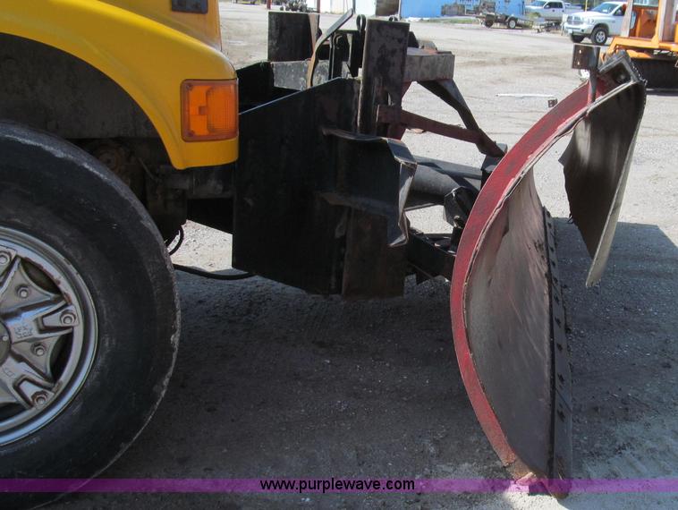 image for item G2115 1993 International 4900 dump truck