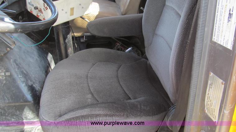 image for item G2115 1993 International 4900 dump truck