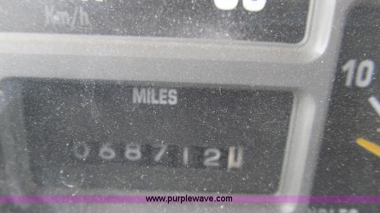 image for item G2115 1993 International 4900 dump truck