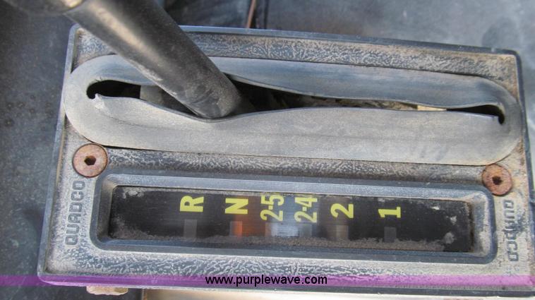 image for item G2115 1993 International 4900 dump truck