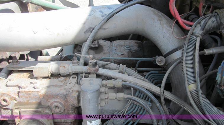 image for item G2115 1993 International 4900 dump truck