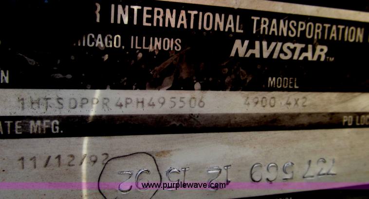 image for item G2115 1993 International 4900 dump truck