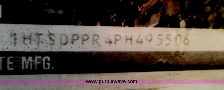 image for item G2115 1993 International 4900 dump truck