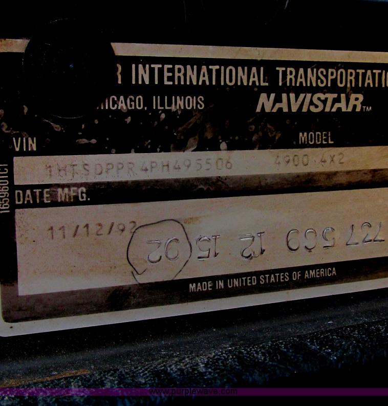 image for item G2115 1993 International 4900 dump truck