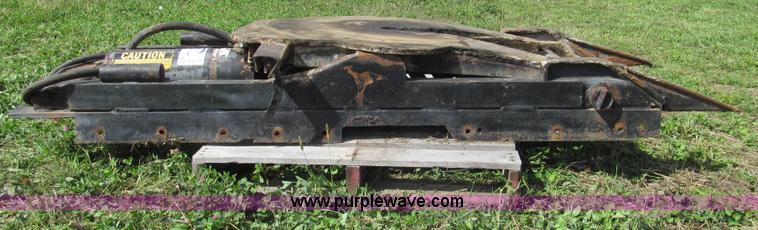 image for item G2117 Bartlett M85 lifting fifth wheel device