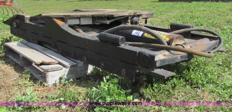 image for item G2117 Bartlett M85 lifting fifth wheel device