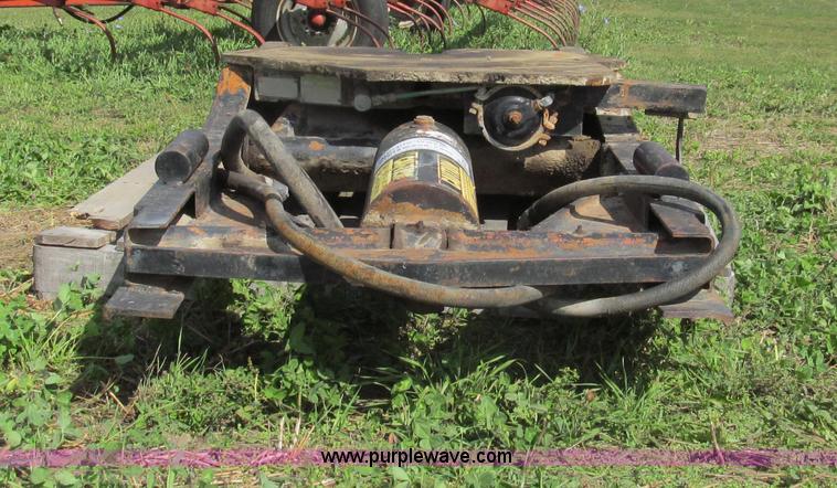 image for item G2117 Bartlett M85 lifting fifth wheel device