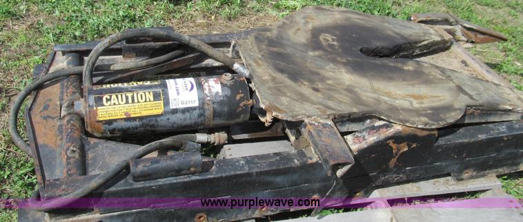 image for item G2117 Bartlett M85 lifting fifth wheel device