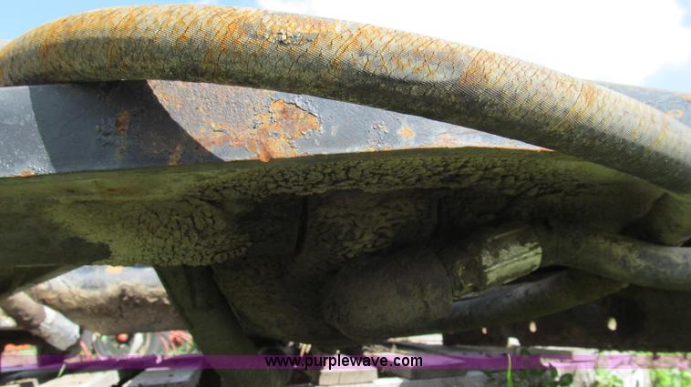 image for item G2117 Bartlett M85 lifting fifth wheel device