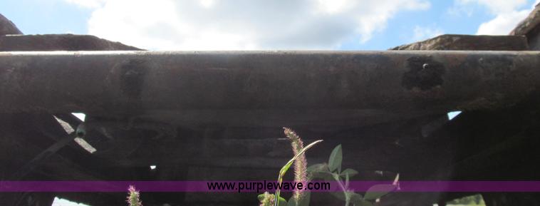 image for item G2117 Bartlett M85 lifting fifth wheel device