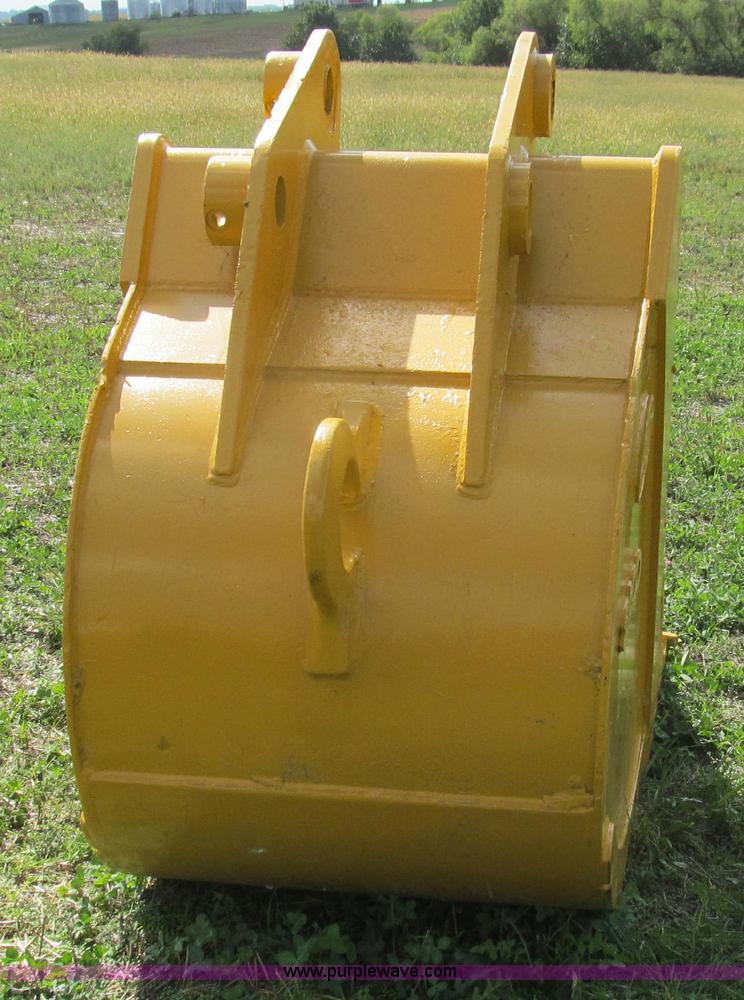 image for item G2118 Eaco 36"W excavator bucket