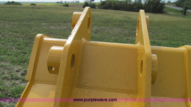 image for item G2118 Eaco 36"W excavator bucket