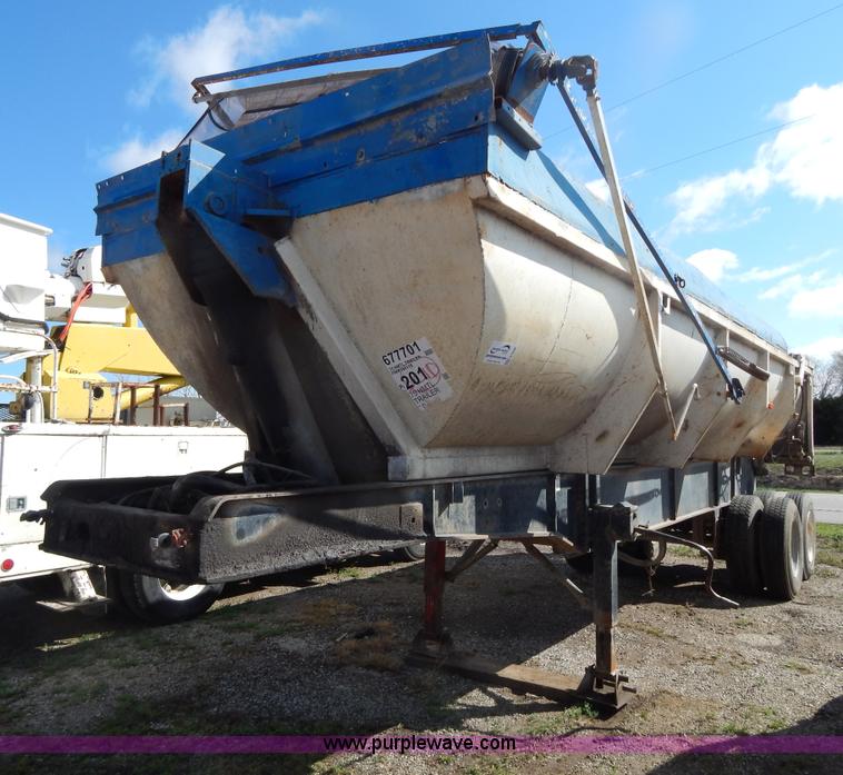 image for item G3090 1975 Fruehauf 27' end dump barrel trailer