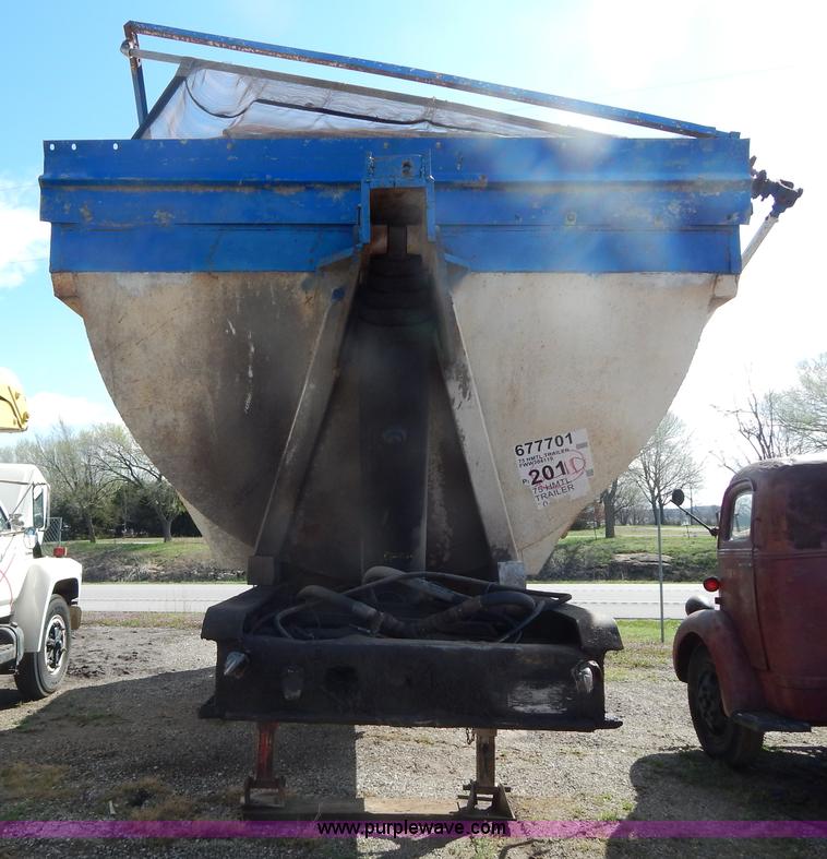 image for item G3090 1975 Fruehauf 27' end dump barrel trailer