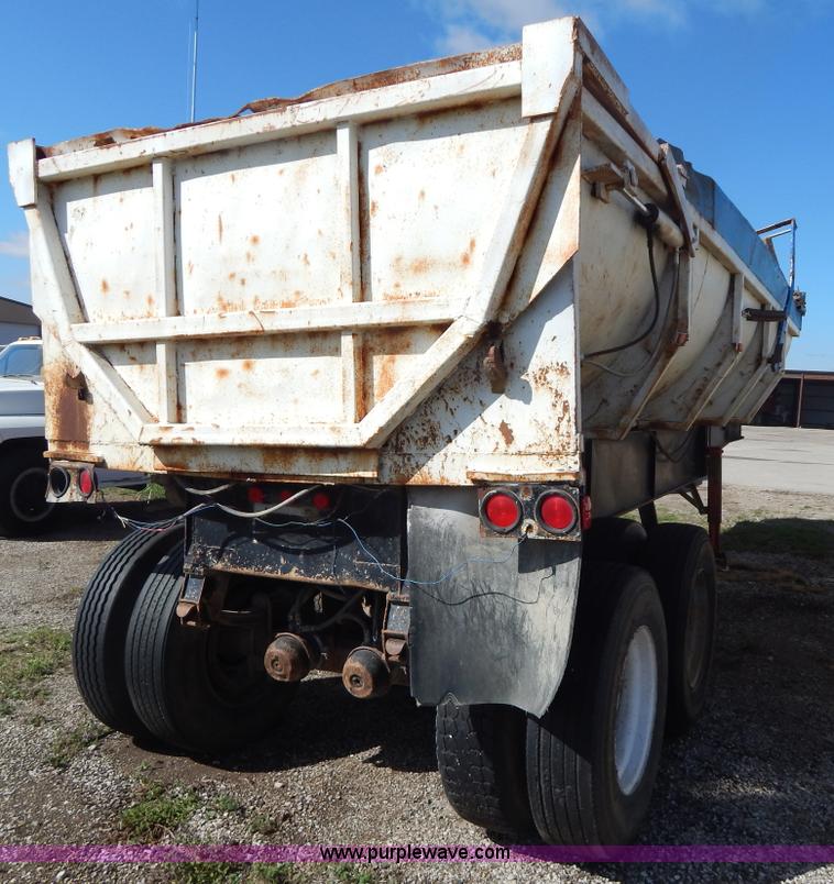 image for item G3090 1975 Fruehauf 27' end dump barrel trailer