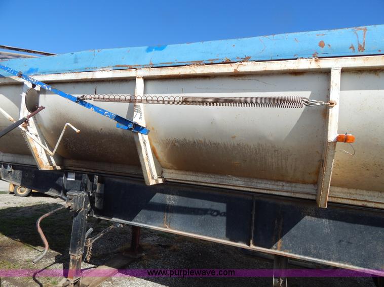 image for item G3090 1975 Fruehauf 27' end dump barrel trailer
