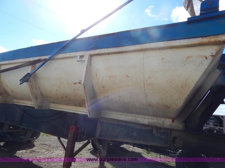 image for item G3090 1975 Fruehauf 27' end dump barrel trailer