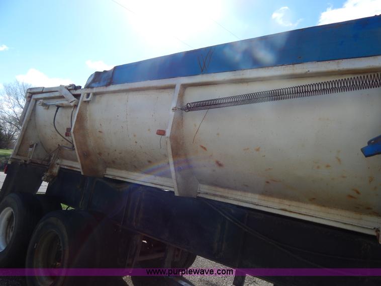 image for item G3090 1975 Fruehauf 27' end dump barrel trailer