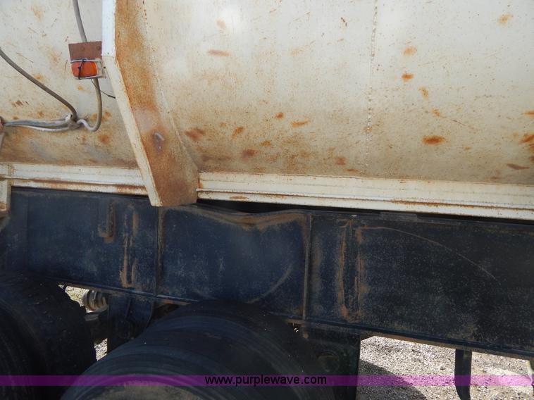 image for item G3090 1975 Fruehauf 27' end dump barrel trailer