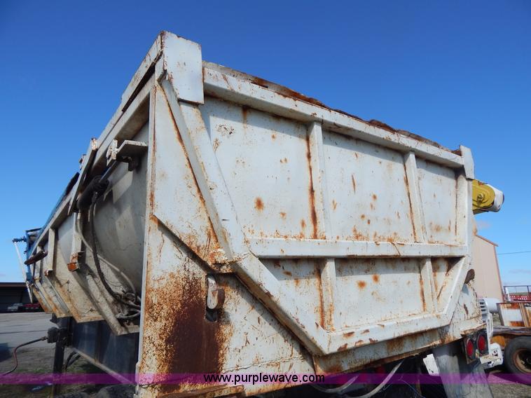 image for item G3090 1975 Fruehauf 27' end dump barrel trailer