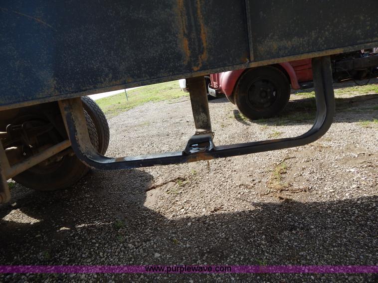 image for item G3090 1975 Fruehauf 27' end dump barrel trailer