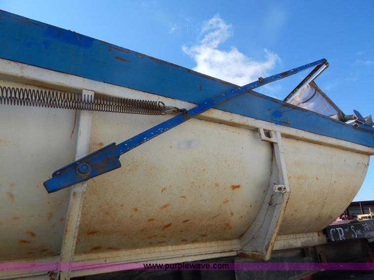 image for item G3090 1975 Fruehauf 27' end dump barrel trailer