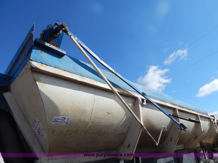 image for item G3090 1975 Fruehauf 27' end dump barrel trailer