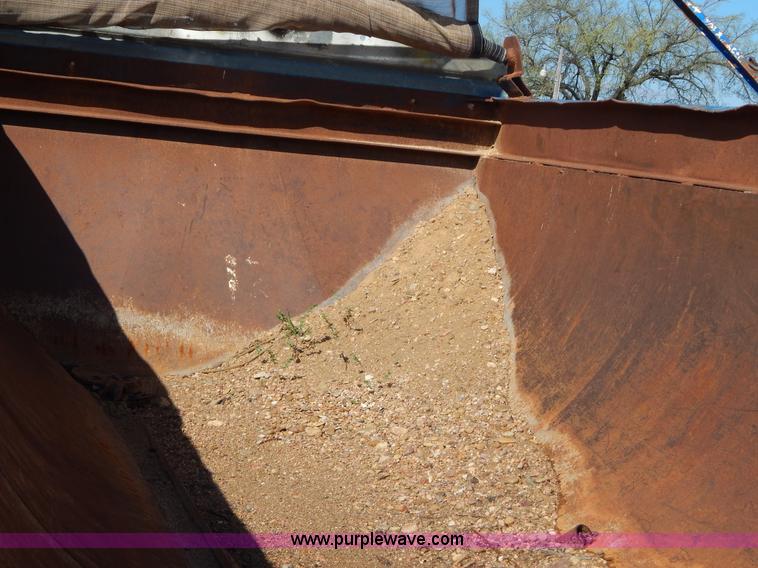 image for item G3090 1975 Fruehauf 27' end dump barrel trailer