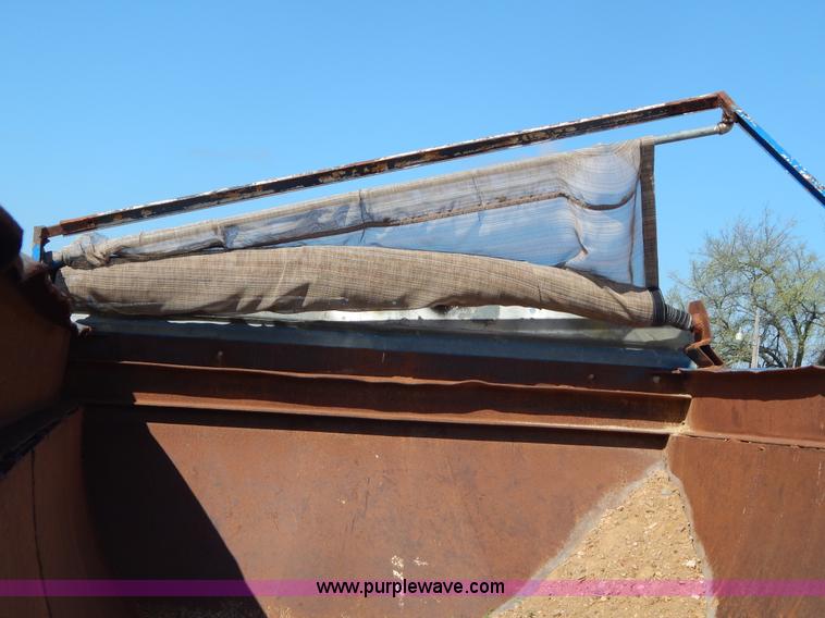 image for item G3090 1975 Fruehauf 27' end dump barrel trailer