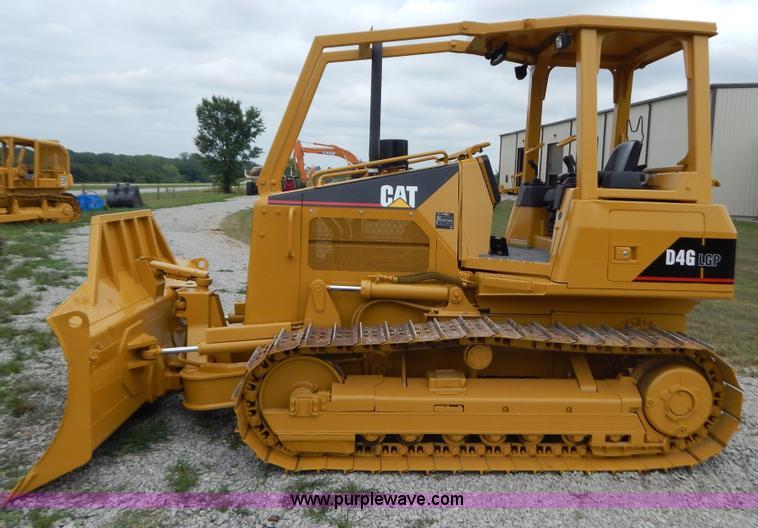 image for item G3373 2002 Caterpillar D4G LGP dozer