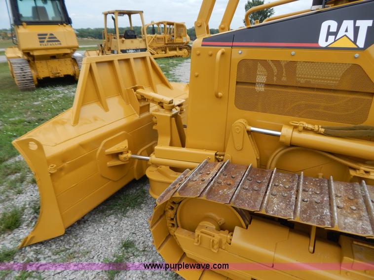 image for item G3373 2002 Caterpillar D4G LGP dozer